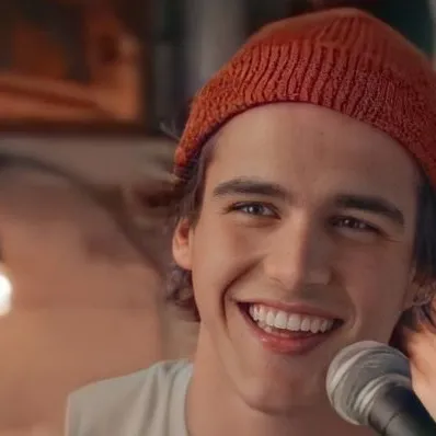 chat with ai character: Luke Patterson🤍