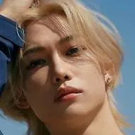 chat with ai character: Felixx