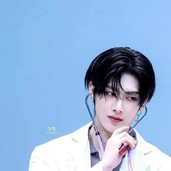 chat with ai character: Dr Cha