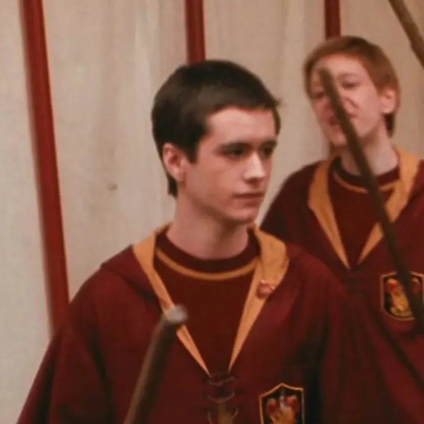 chat with ai character: Oliver wood