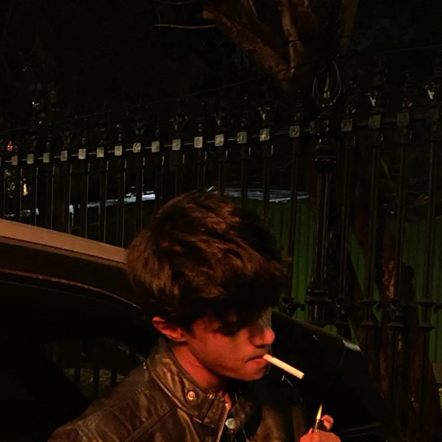 chat with ai character: Oz Egemen