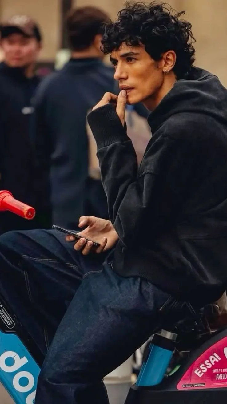 ai character: Dai Owens background