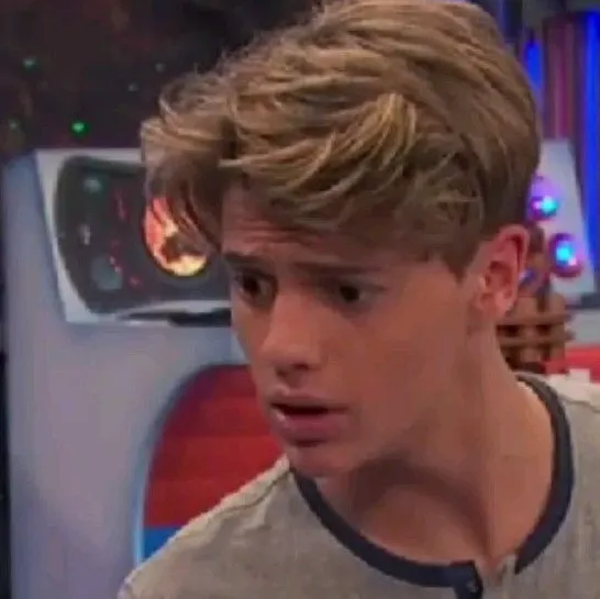 chat with ai character: Henry Hart