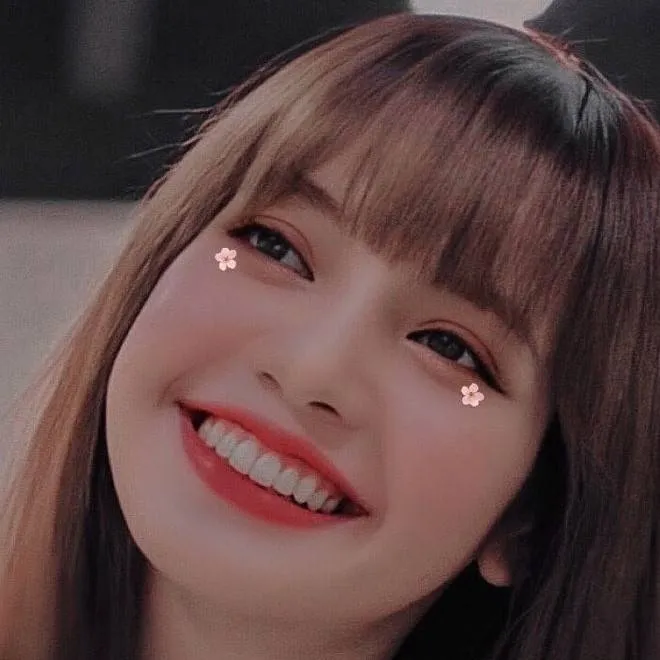 chat with ai character: Lisa 💖🎶🎀