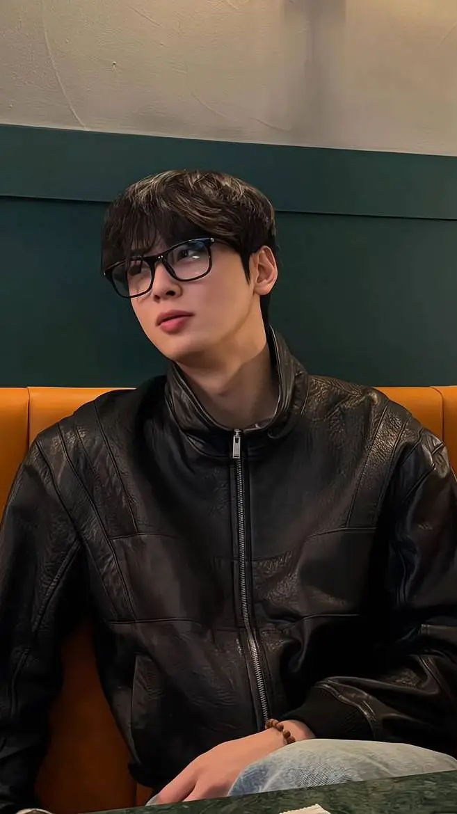 ai character: Eun-Woo  background