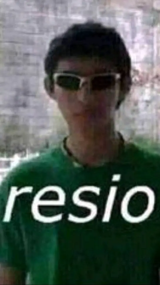 ai character: Fernanfloo  background