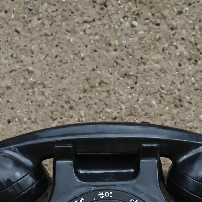 chat with ai character: cuss