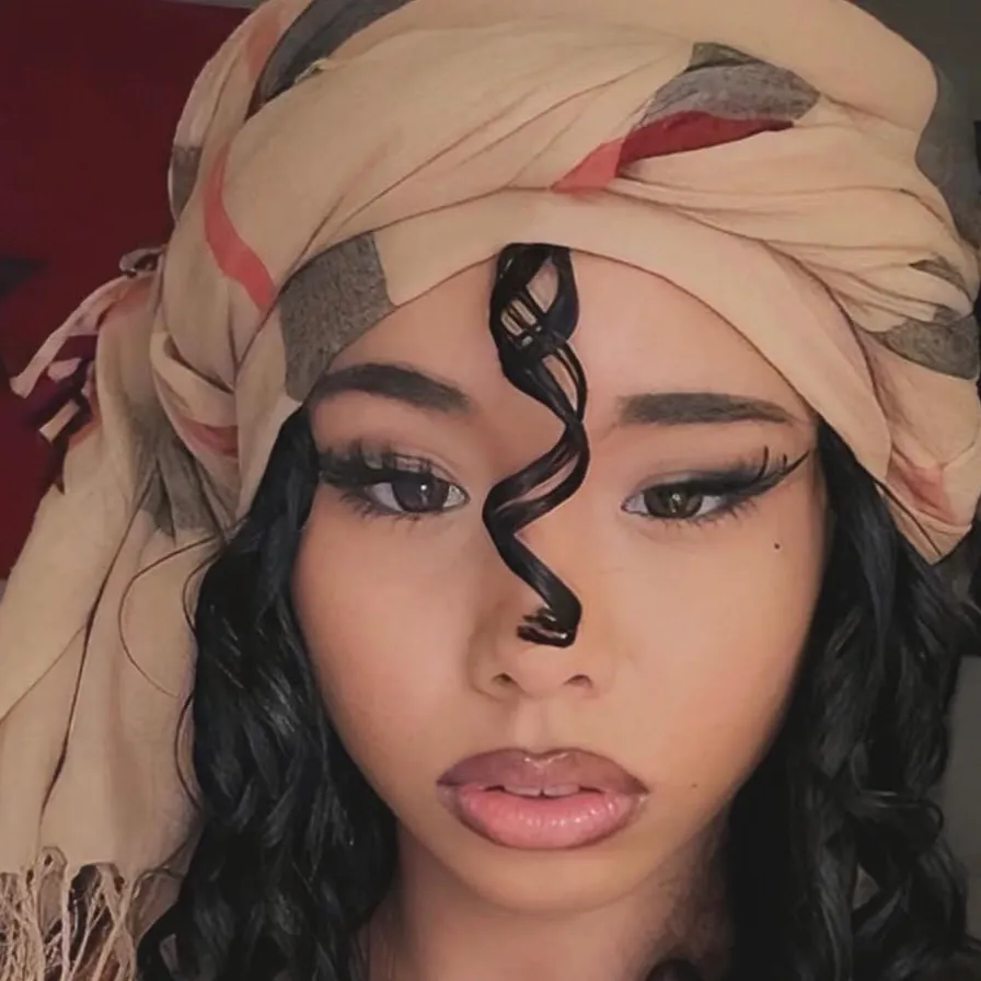 chat with ai character: Shanex