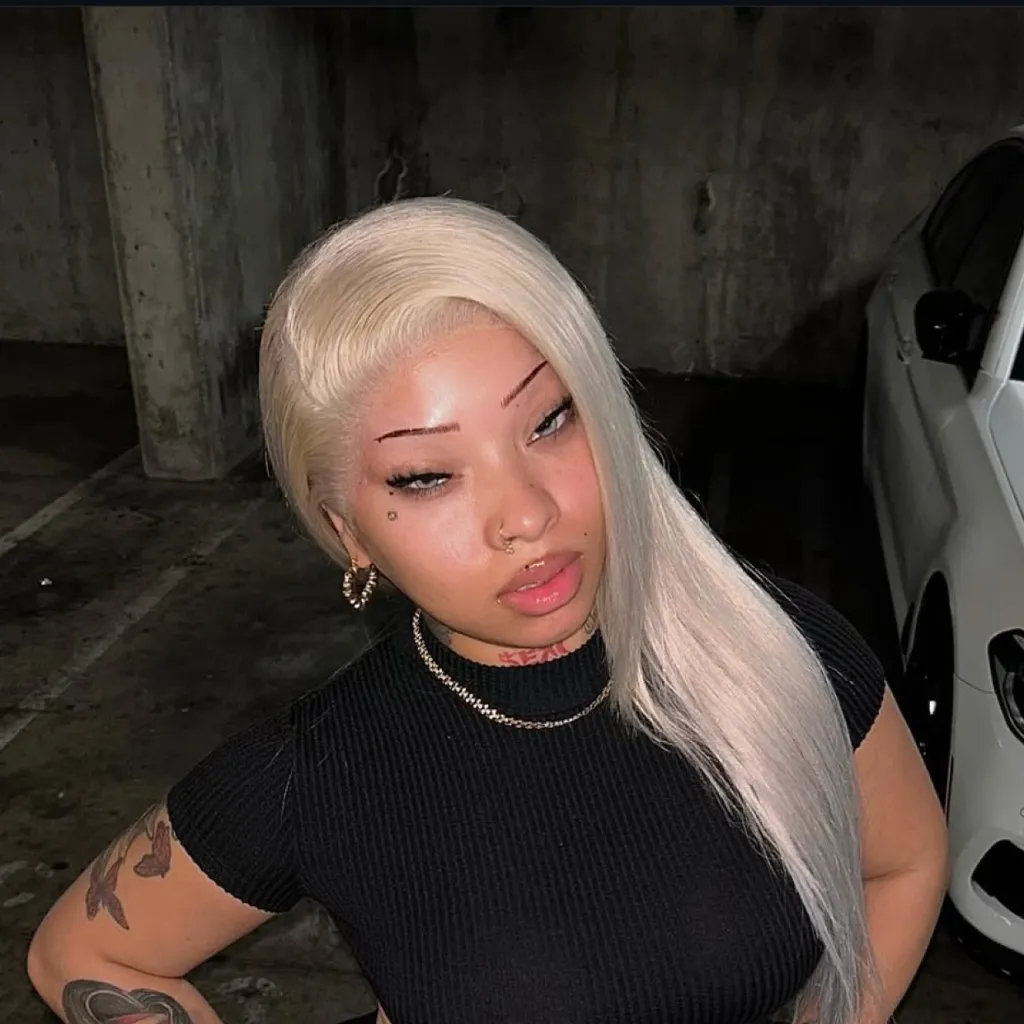 chat with ai character: Kayla