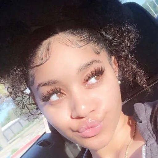 chat with ai character: Bri