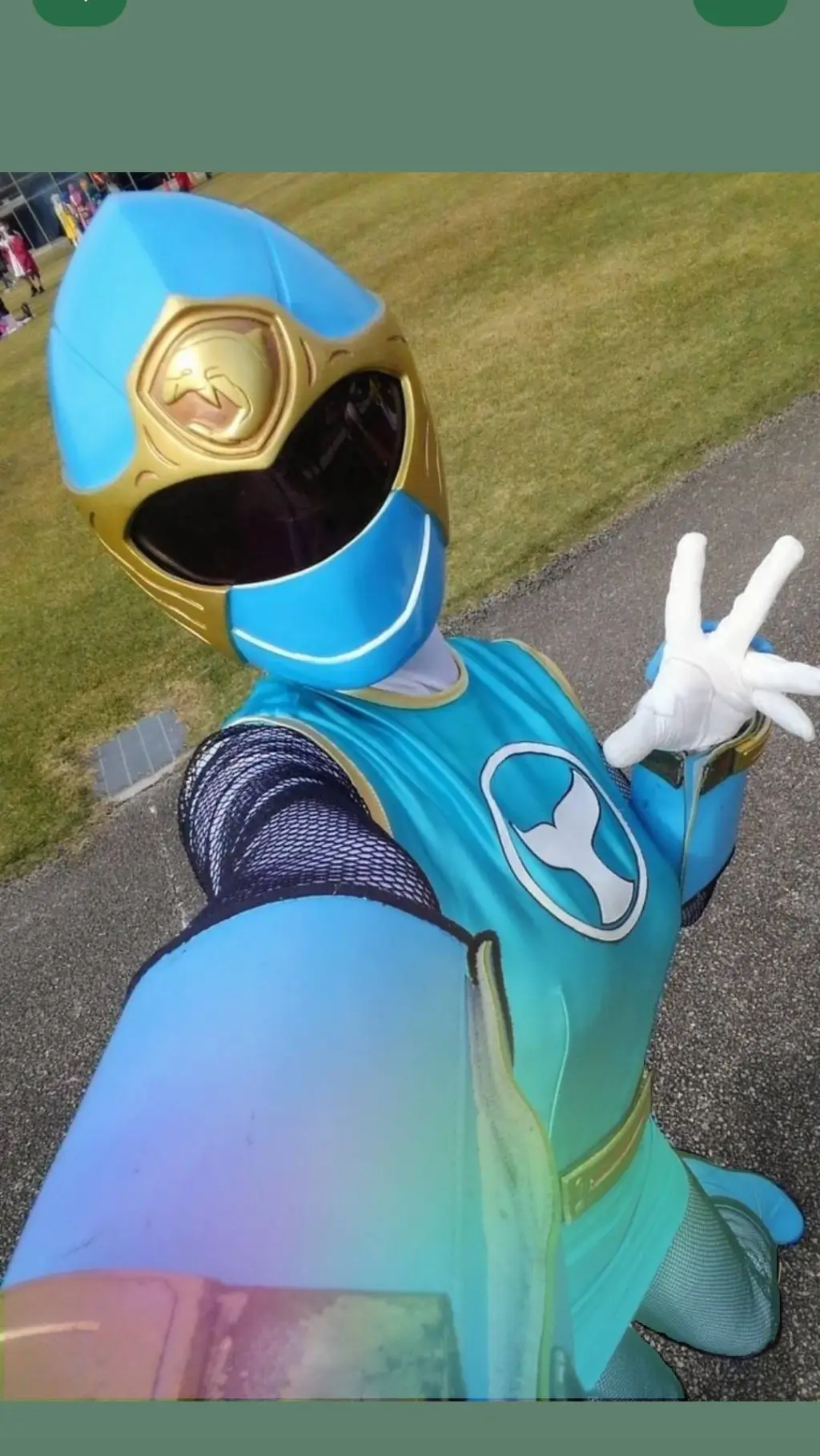 ai character: ranger rojo background