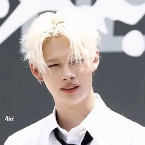chat with ai character: Ni-ki