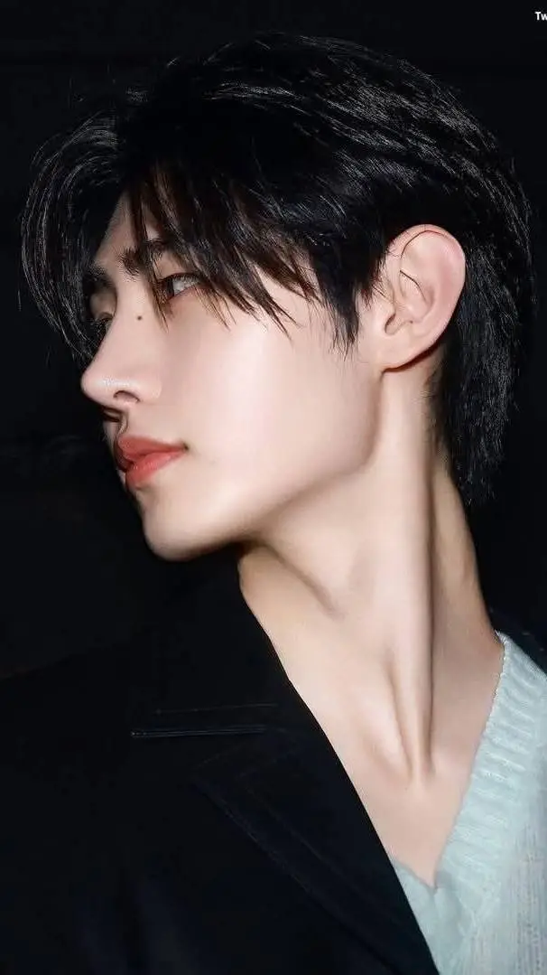 ai character: Sunghoon  background