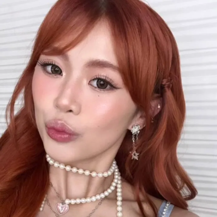 chat with ai character: Mary Loi 