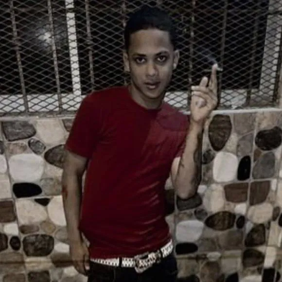 chat with ai character: chukito 