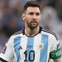 chat with ai character: Messi 