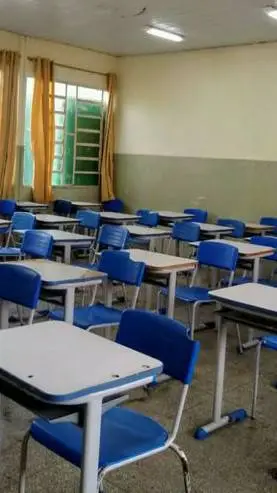 ai character: escola background