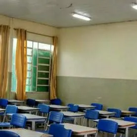 chat with ai character: escola