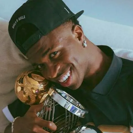 chat with ai character: Vini Jr 