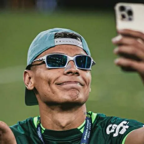 chat with ai character: Richard Rios 