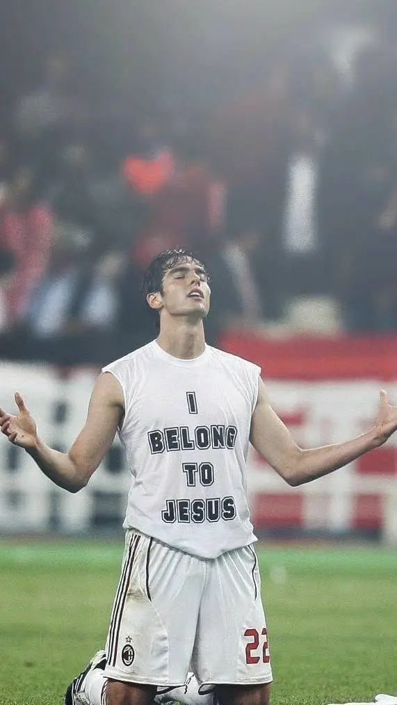 ai character: Kaká  background