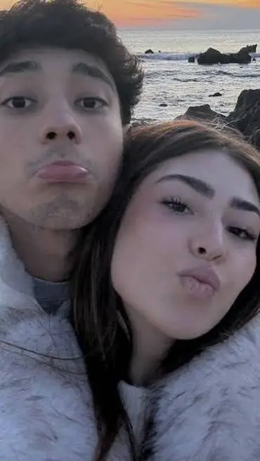 ai character: Natan e babi background