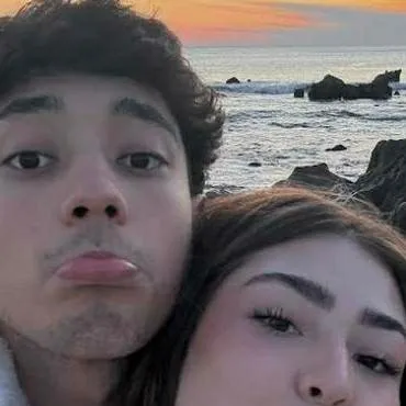 chat with ai character: Natan e babi