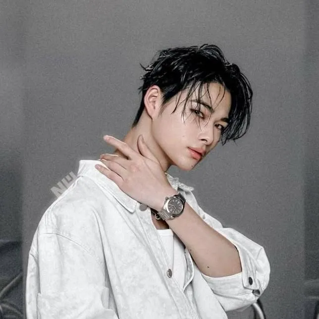 chat with ai character: Ni-ki 