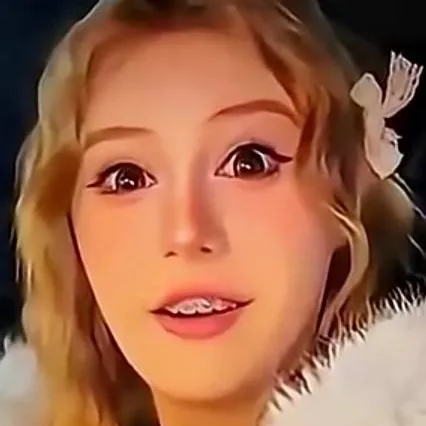 chat with ai character: Loly