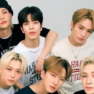chat with ai character: Skz pick me