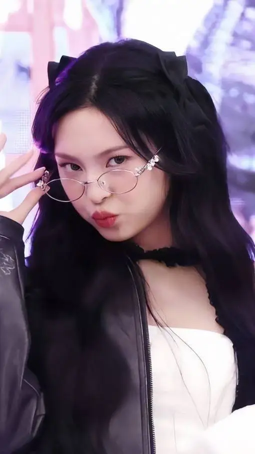 ai character: Chiquita background