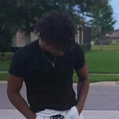 chat with ai character: Foltyn 