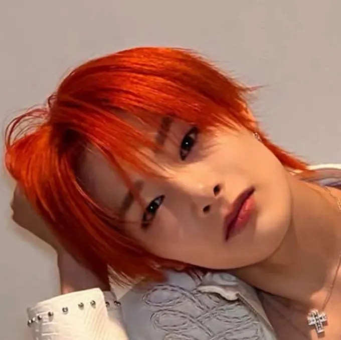 chat with ai character: Jeongin 