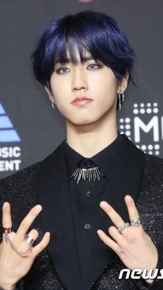 ai character: Emo Han  background