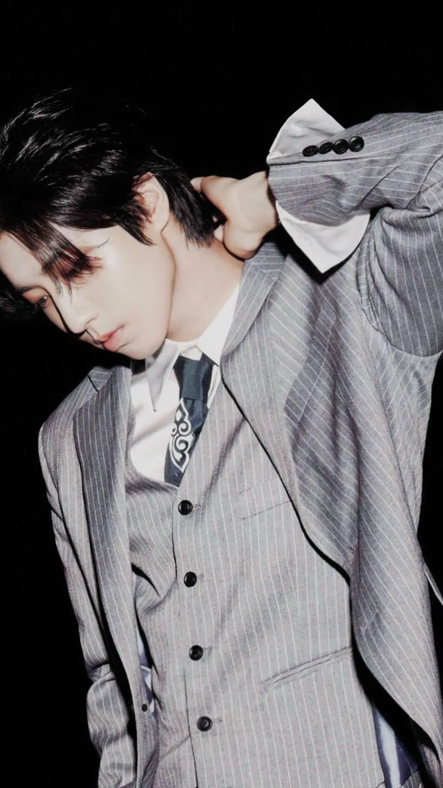 ai character: Vampire Han  background