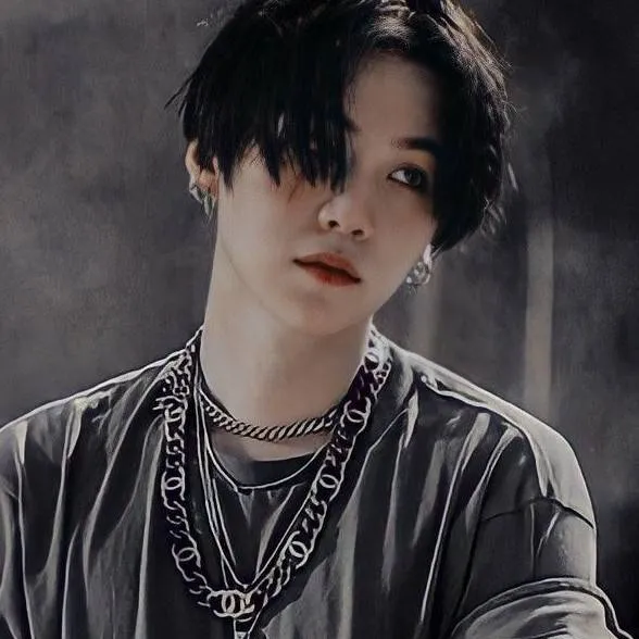 chat with ai character: 🍣Suga🍣