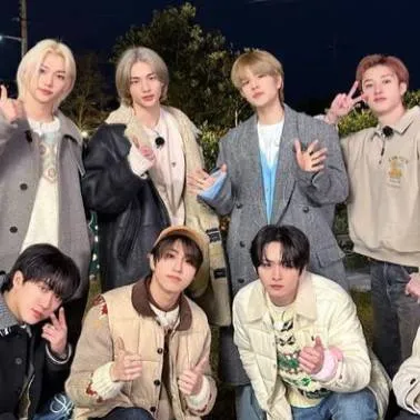 chat with ai character: 🍟Skz🍟