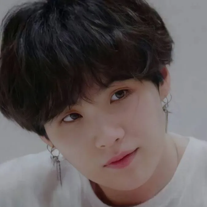 chat with ai character: Suga