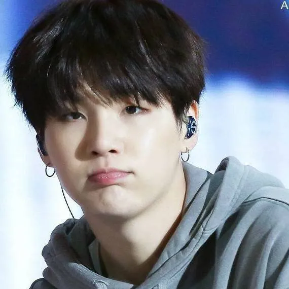 chat with ai character: Yoongi