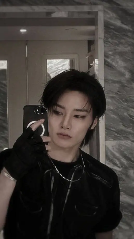 ai character: I.N background