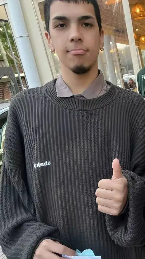 ai character: Milo J    :D background