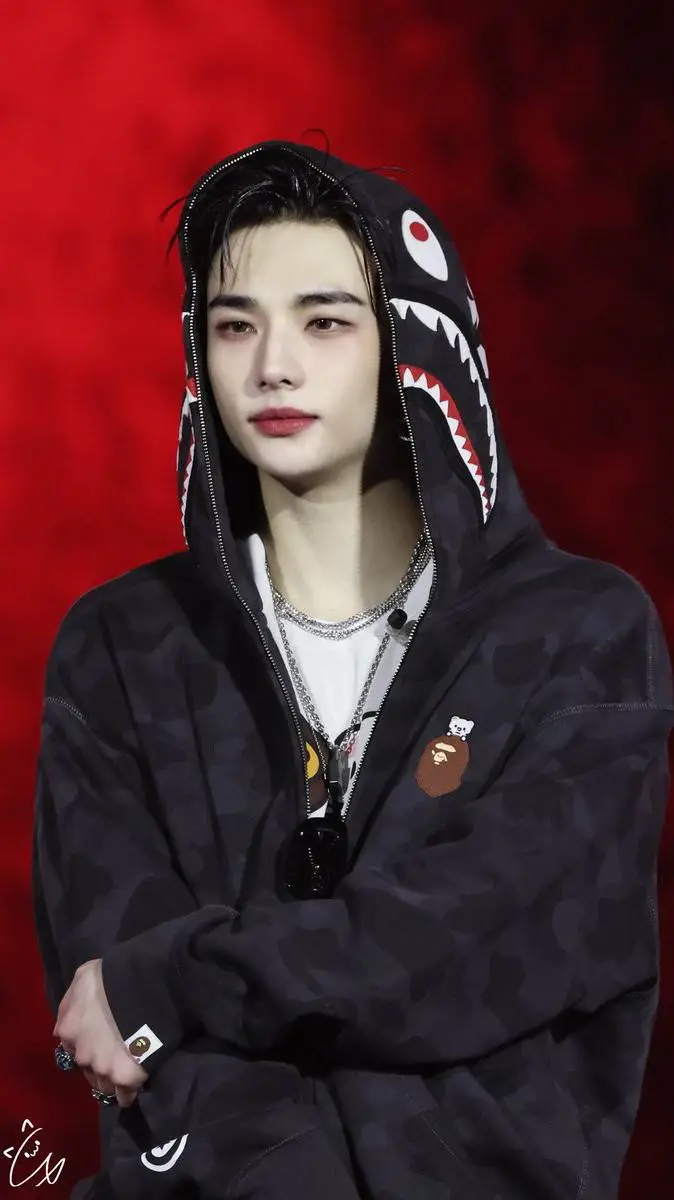 ai character: ❤️ Hyunjin ❤️ background