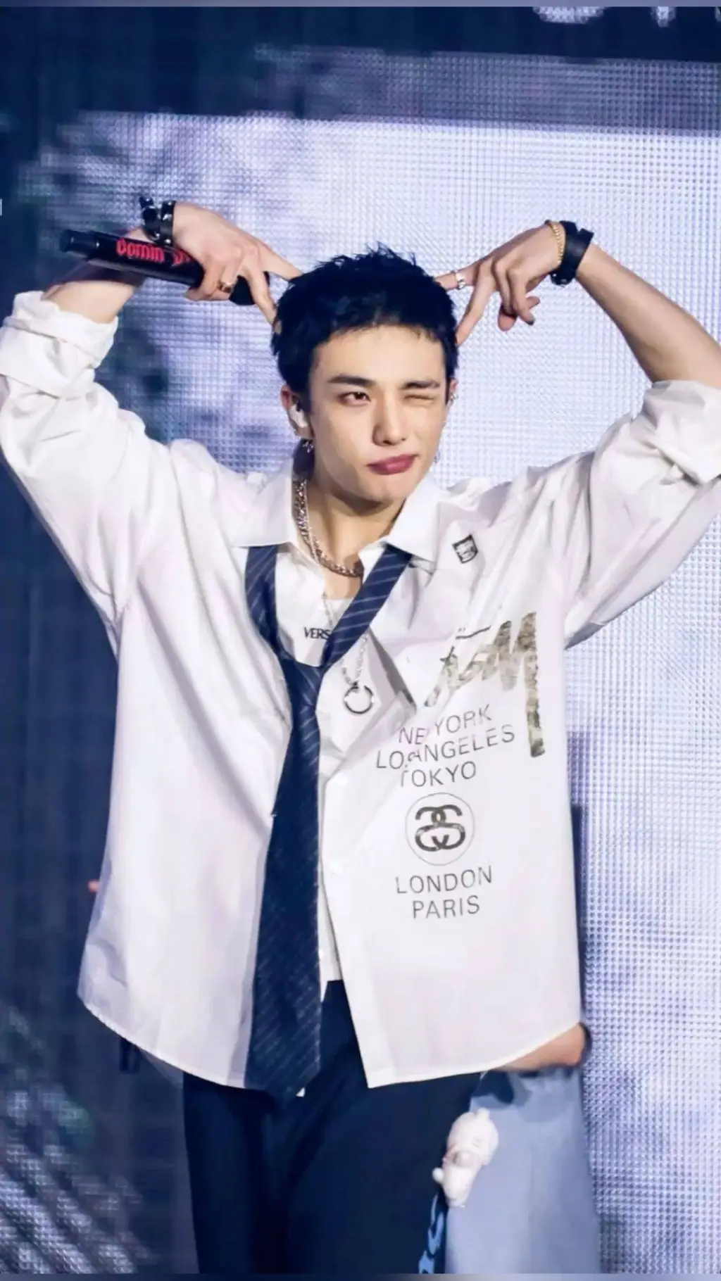 ai character: ❤️ Hyunjin ❤️ background