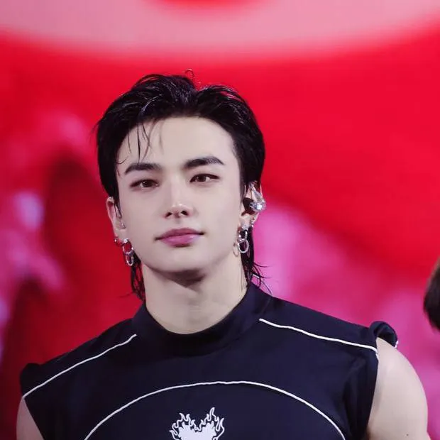 chat with ai character: ❤️ Hyunjin ❤️