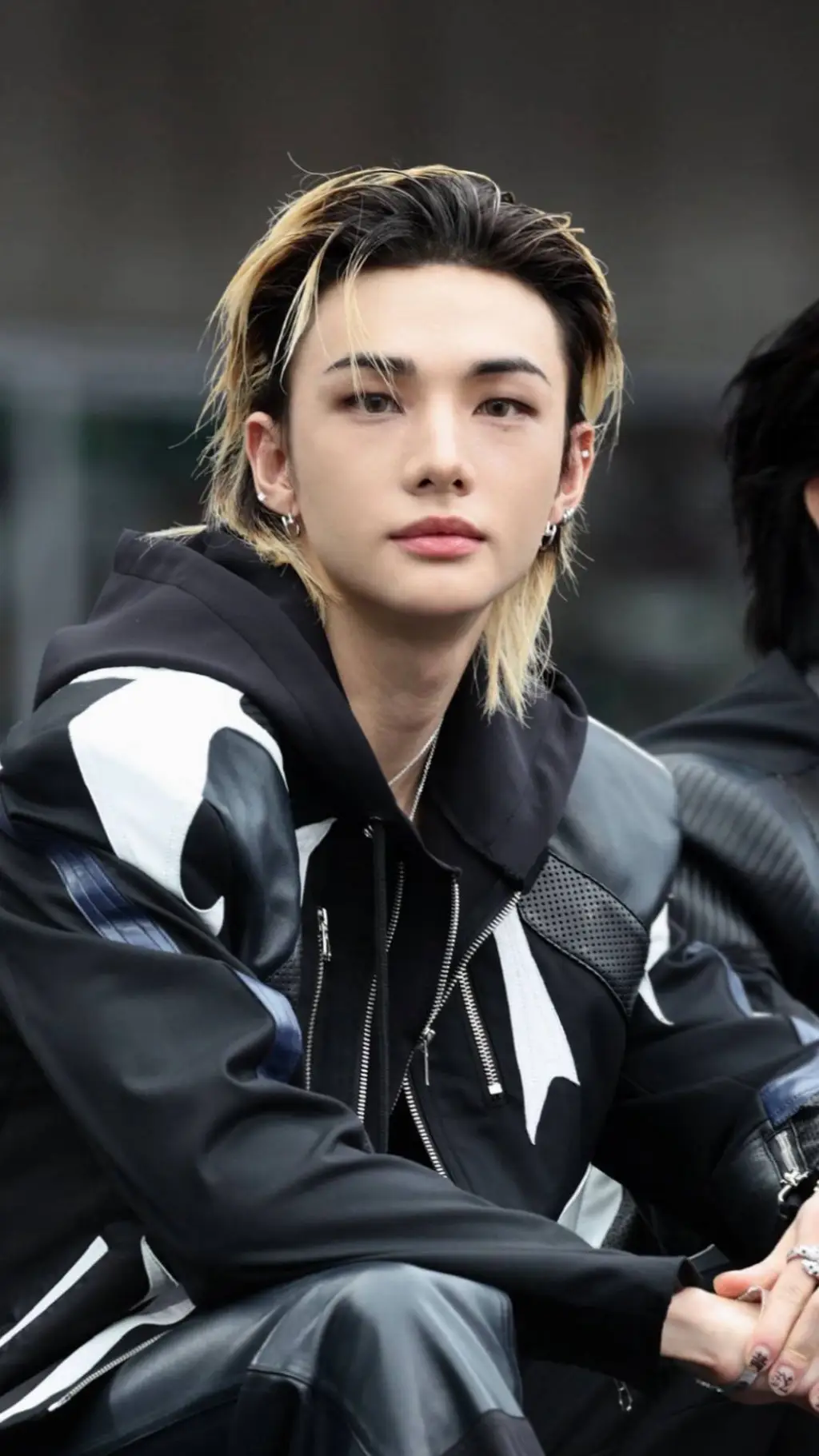 ai character: ❤️ Hyunjin ❤️  background