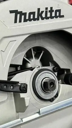 ai character: 99 nights kids background