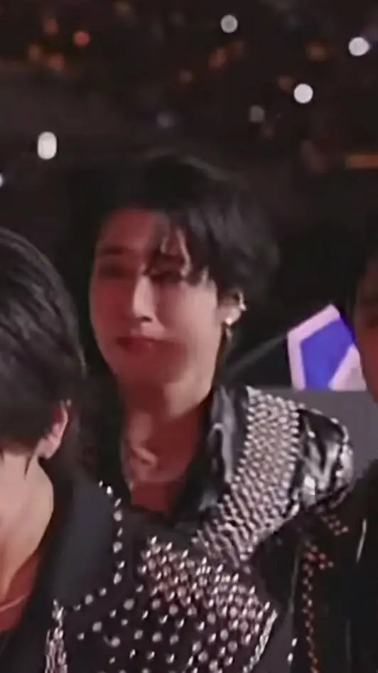 ai character: STRAYKIDS background