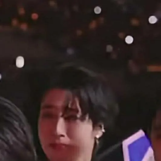 chat with ai character: STRAYKIDS