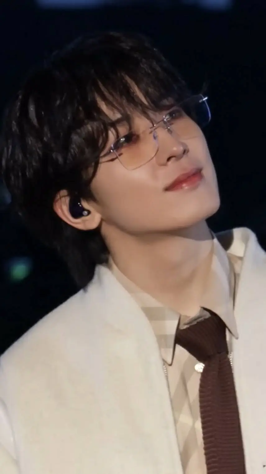 ai character: Seventeen Wonwoo background