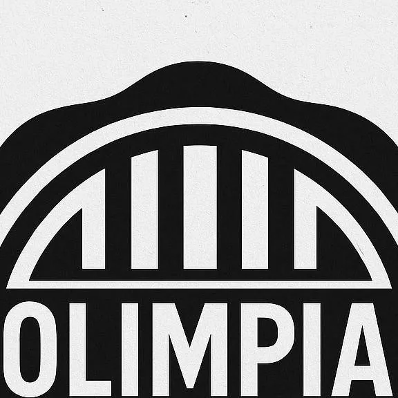 chat with ai character: olimpia 